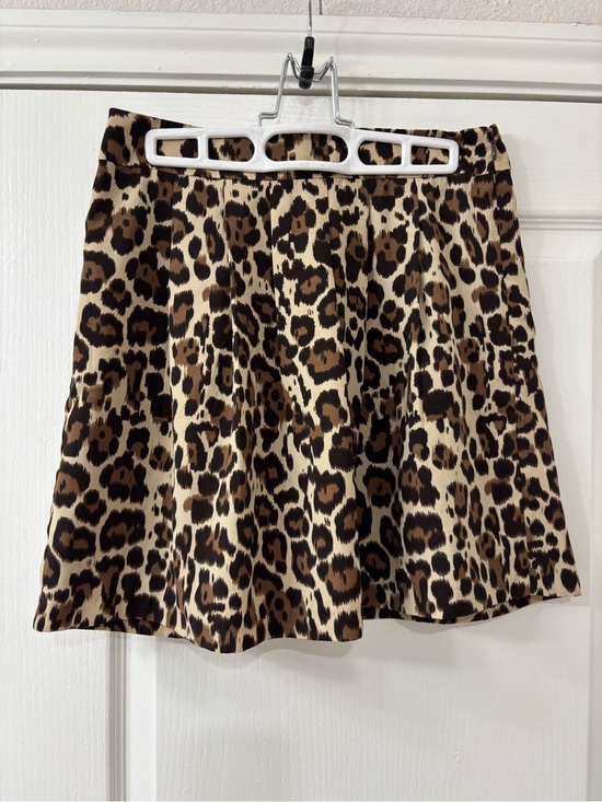 Banana Republic Dresses & Skirts - Banana Republic Leopard Print Mini Skirt